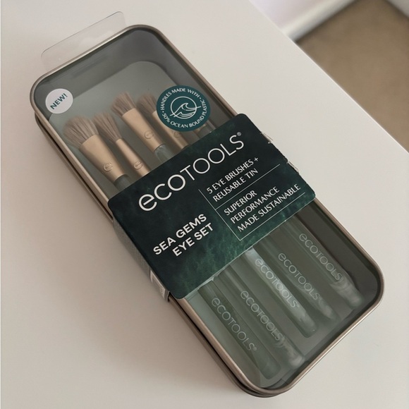 EcoTools Sea Gems Eye Set with Neutrogena Lip Balm - Picture 2 of 4